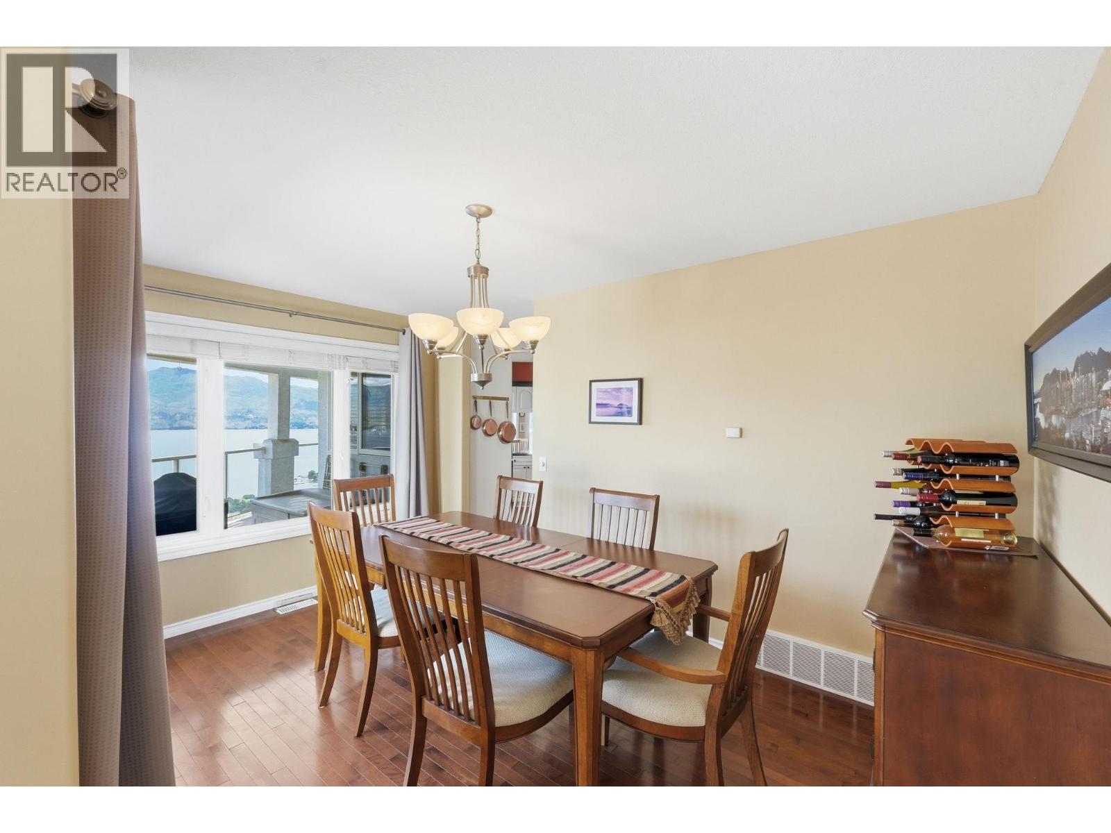1277 Menu Road - 9