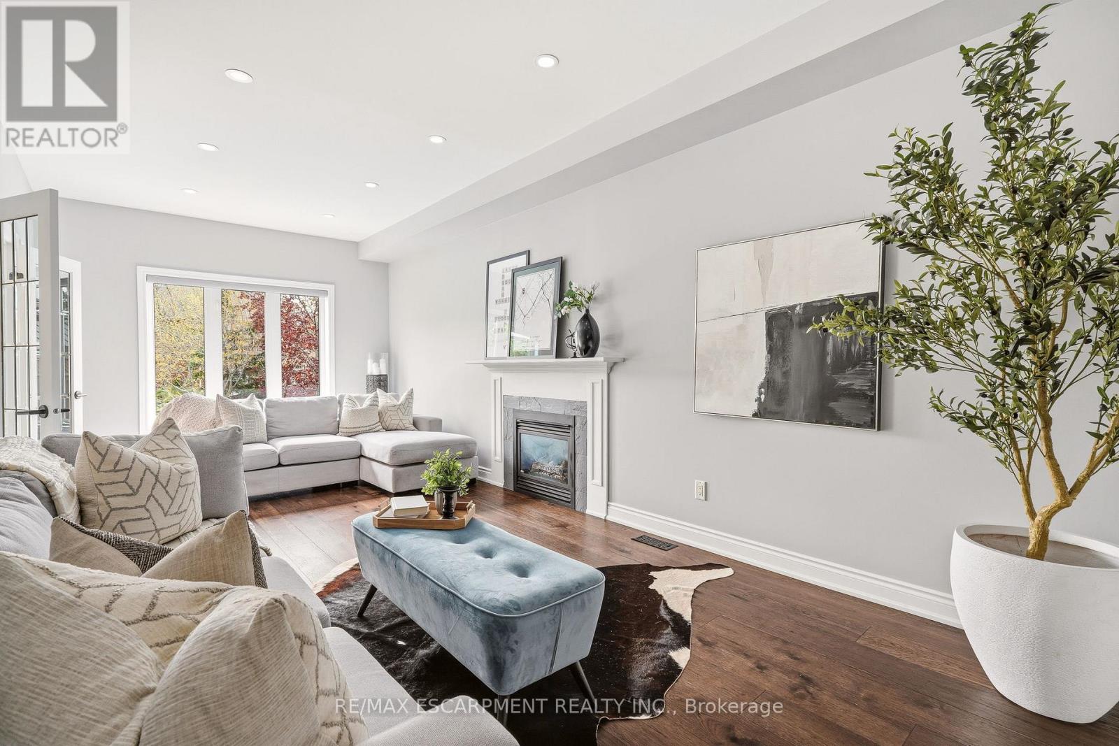 5 VOLTERRA COURT - 6