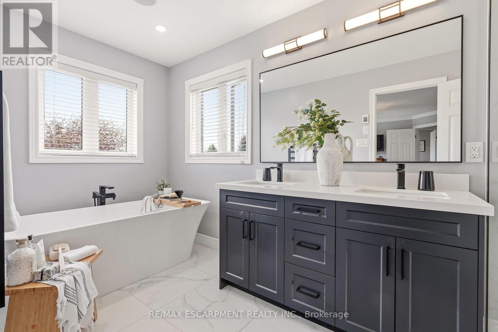 5 VOLTERRA COURT - 23
