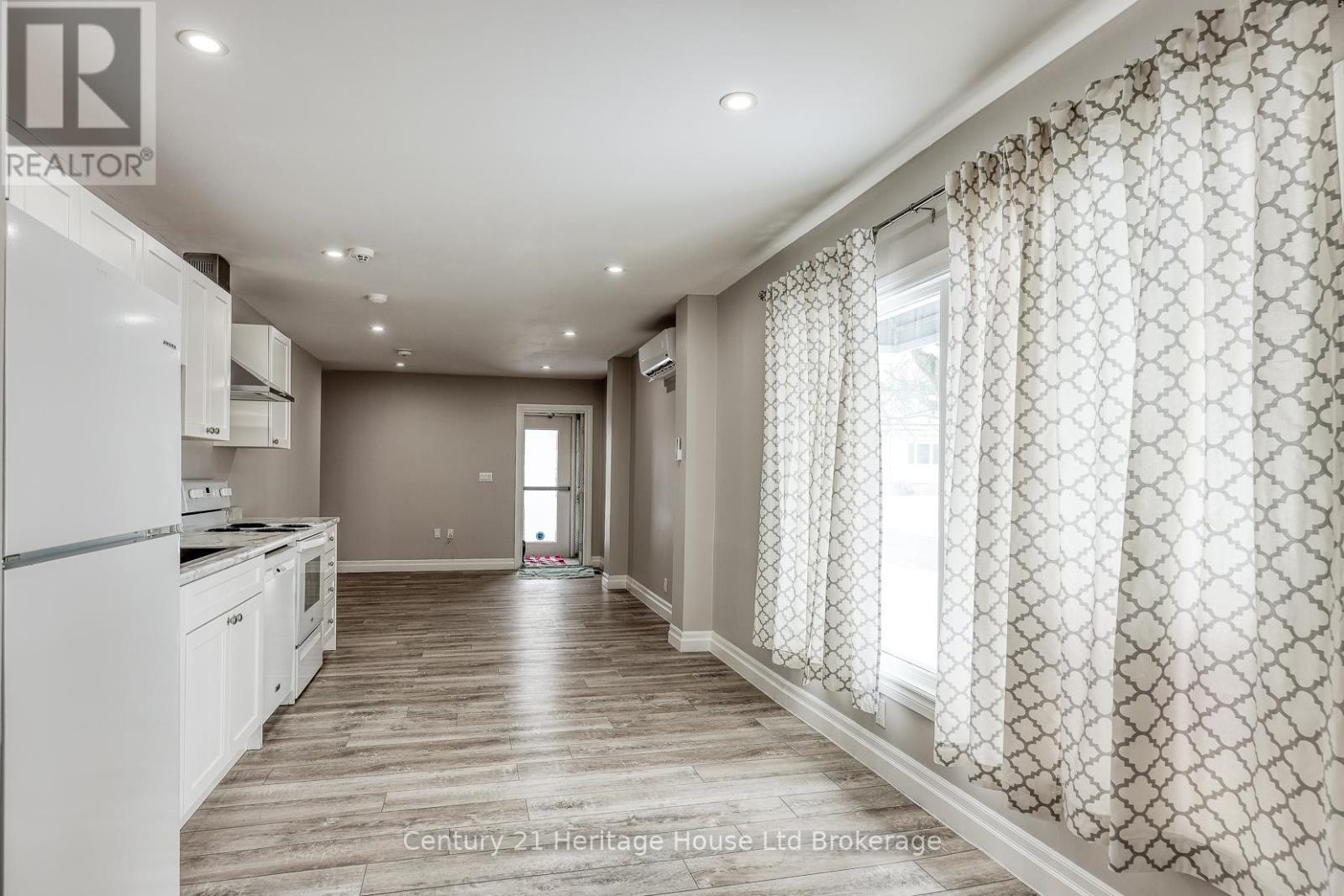 729 HOUNSFIELD STREET - 5