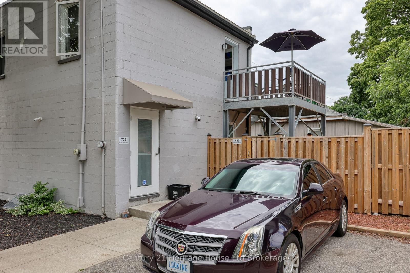 729 HOUNSFIELD STREET - 28
