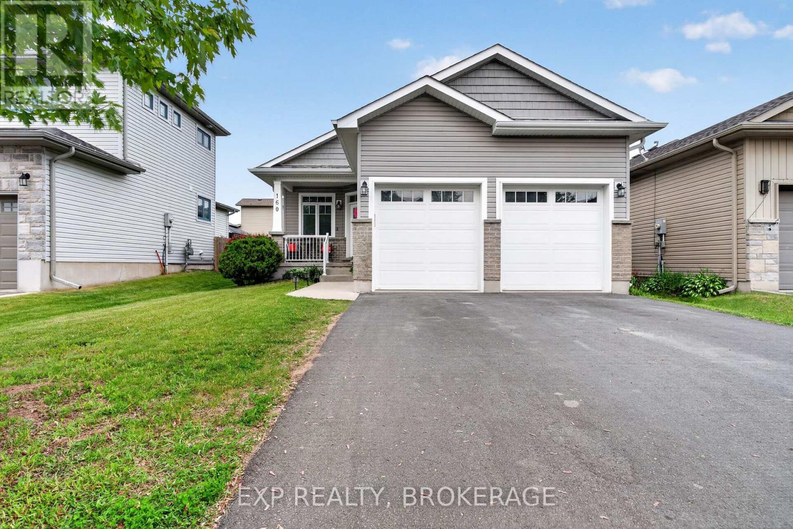 160 MCDONOUGH CRESCENT - 1