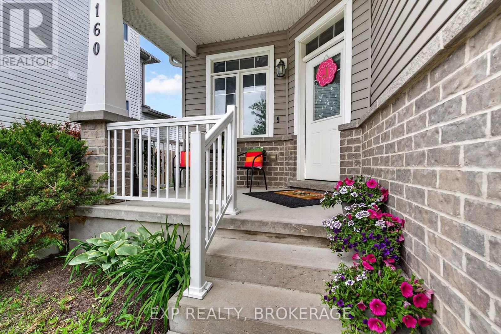 160 MCDONOUGH CRESCENT - 4