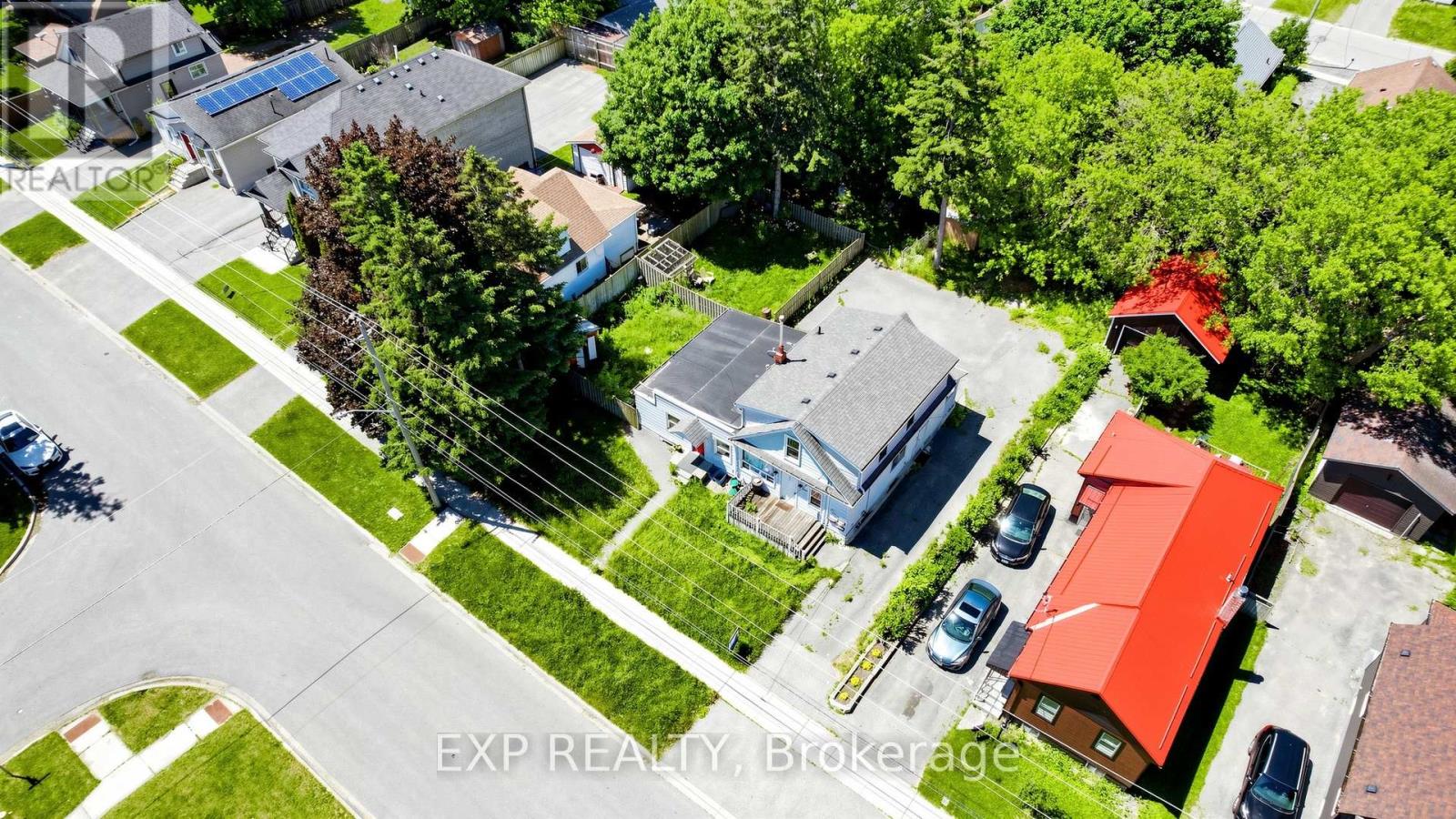 546 PARK ROAD S - 2