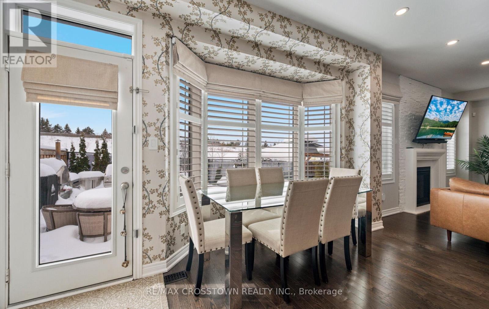 46 PIERCE PLACE - 23