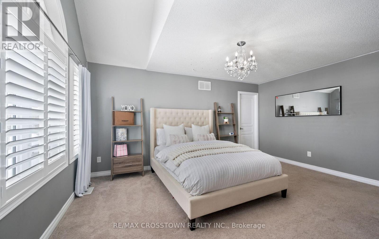 46 PIERCE PLACE - 37