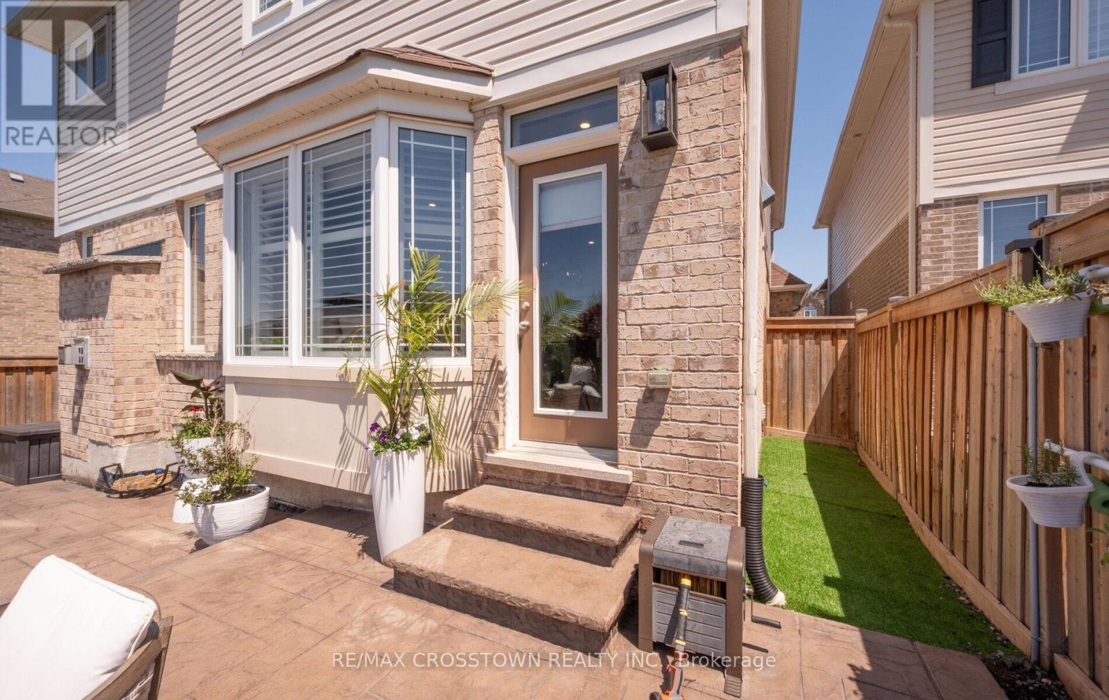 46 PIERCE PLACE - 38