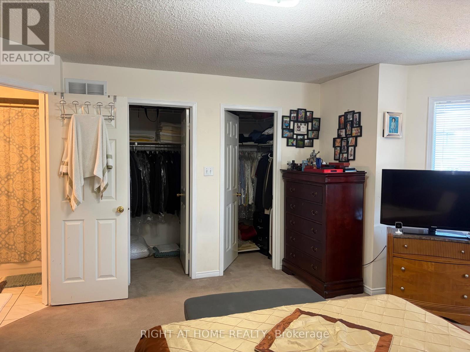 40 VOGUE STREET - 13