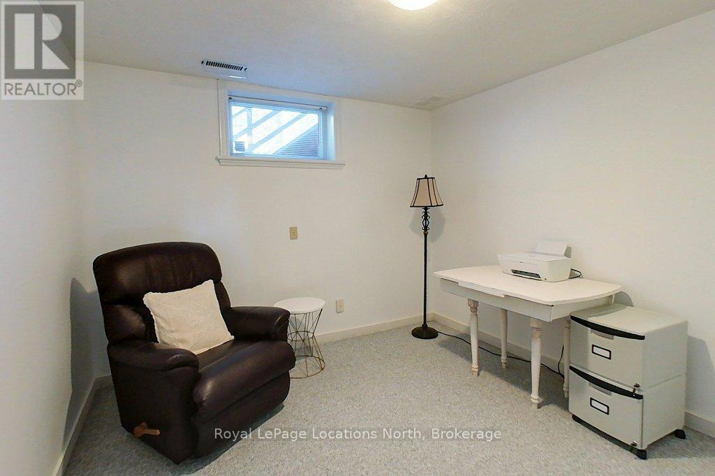 306 LAKESHORE ROAD N - 31