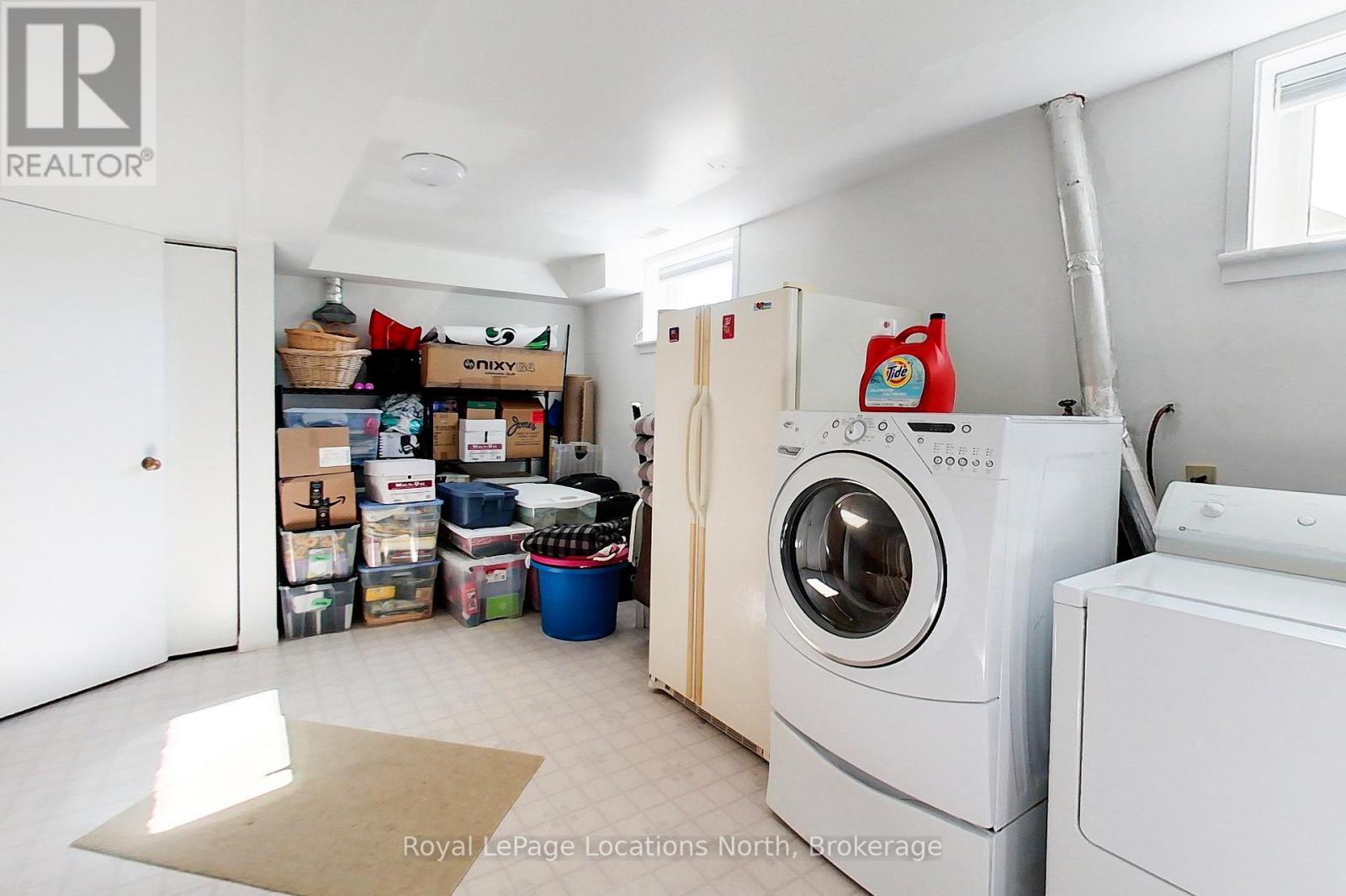 306 LAKESHORE ROAD N - 35