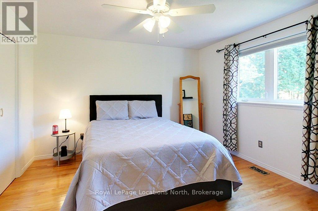 306 LAKESHORE ROAD N - 23