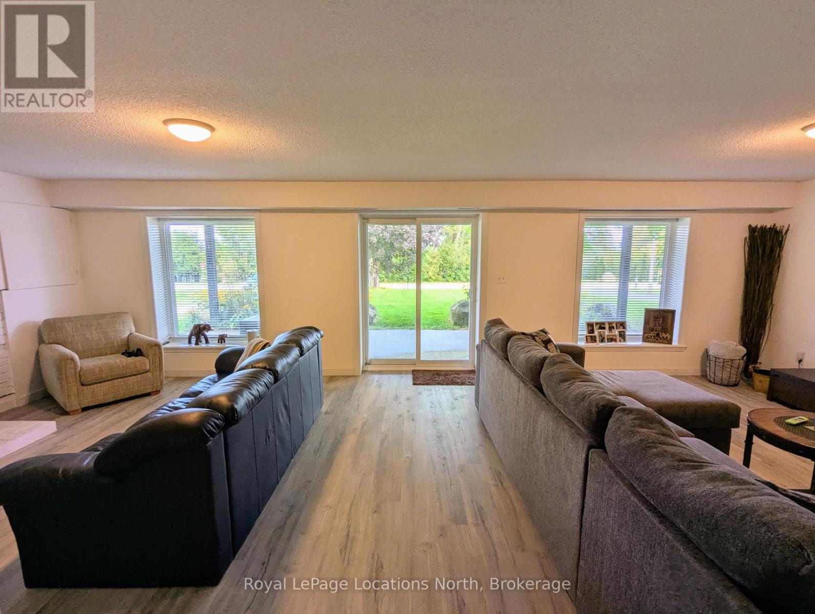306 LAKESHORE ROAD N - 25