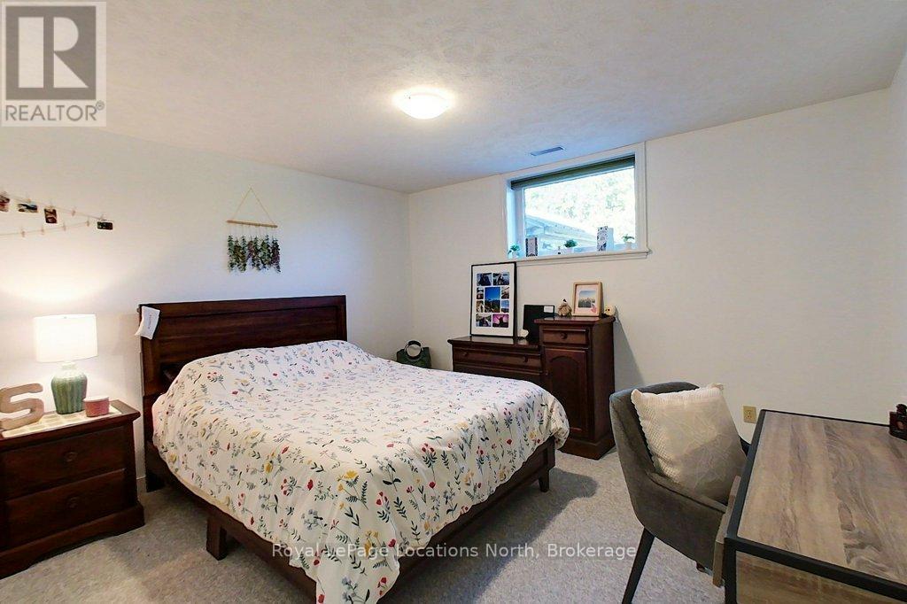 306 LAKESHORE ROAD N - 32