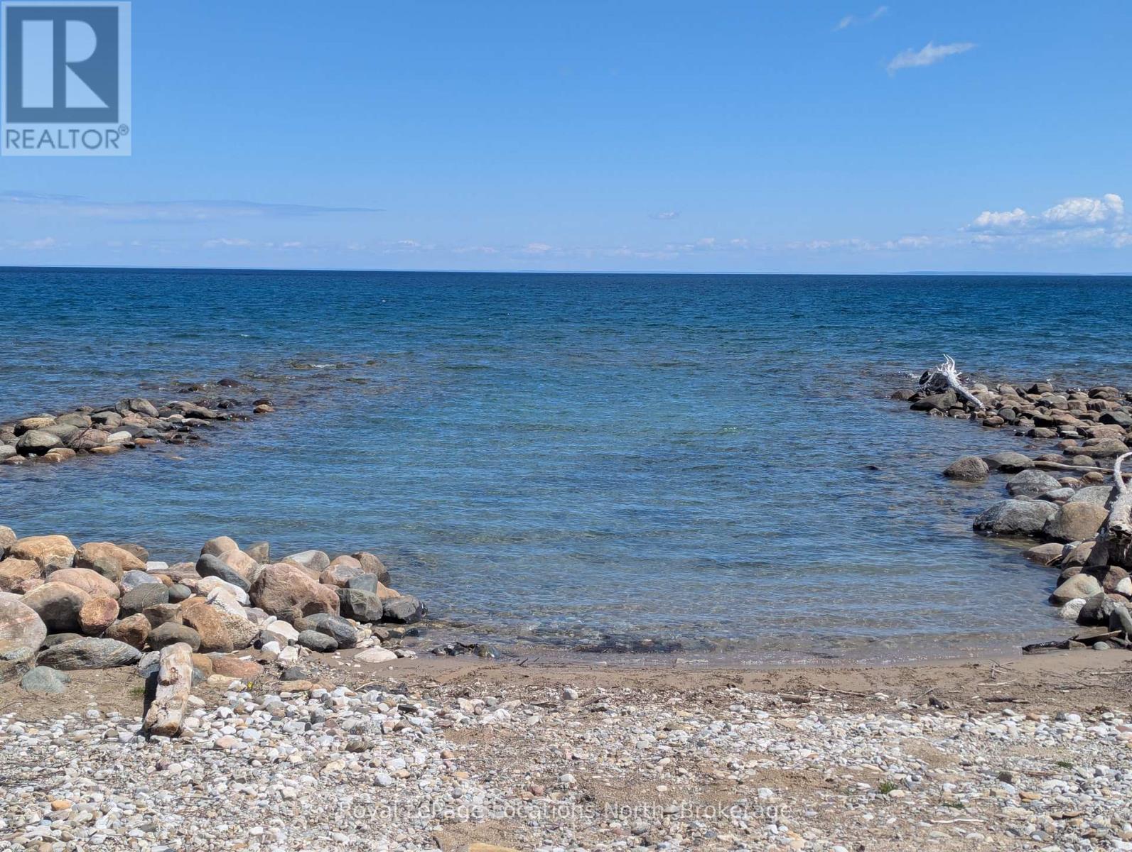 306 LAKESHORE ROAD N - 2
