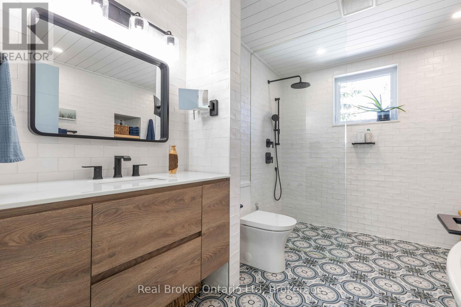 339595 PRESQU'ILE ROAD - 26