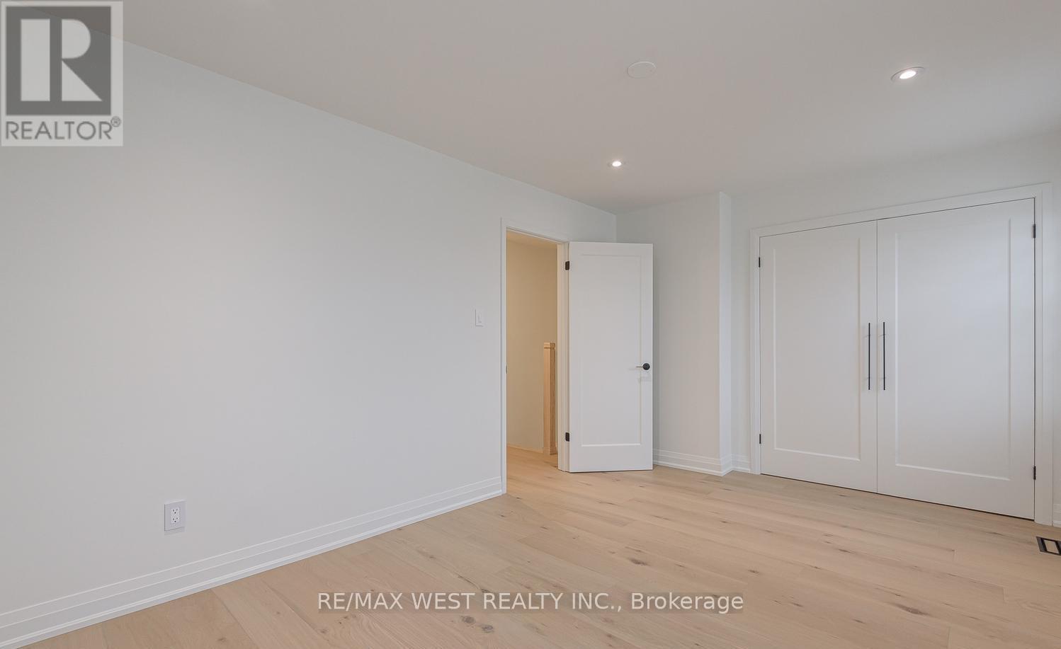 #67 900 CENTRAL PARK DRIVE - 25