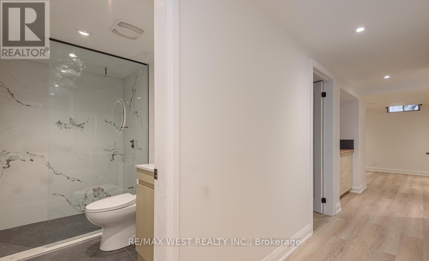 #67 900 CENTRAL PARK DRIVE - 33
