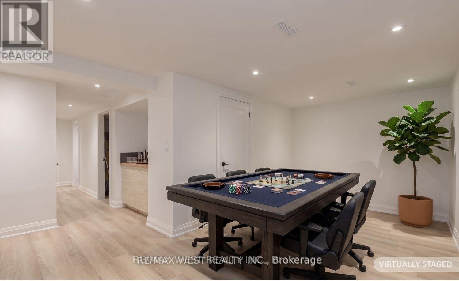 #67 900 CENTRAL PARK DRIVE - 38