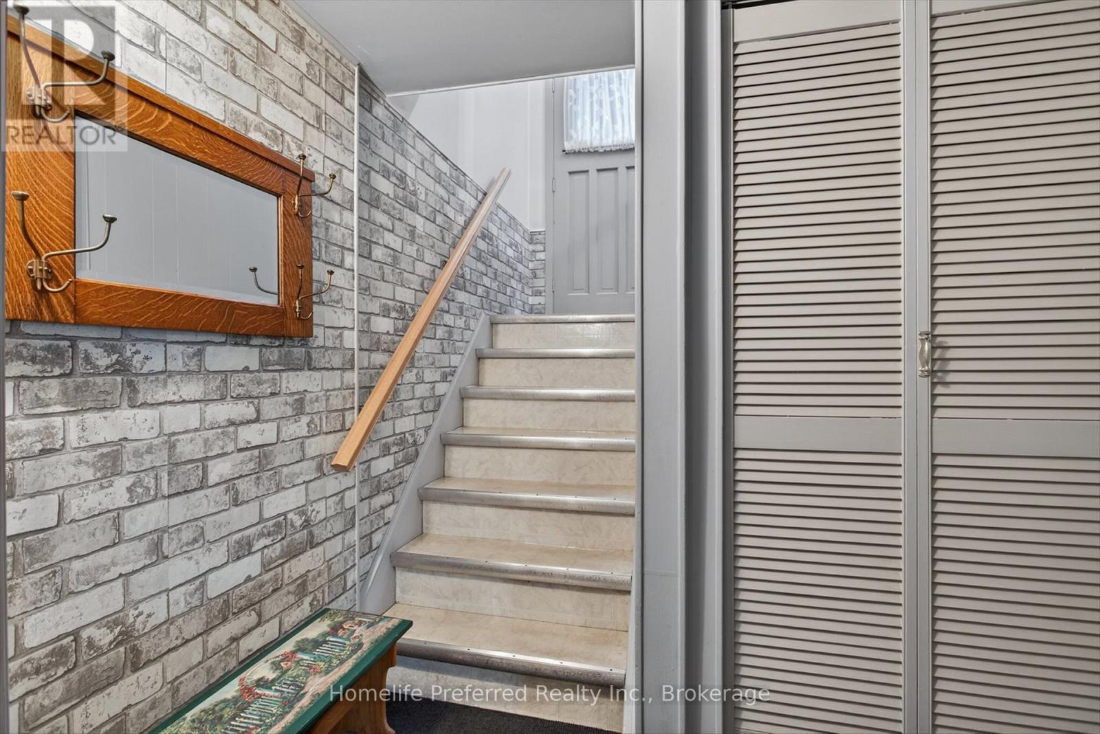 893 CUMBERLAND AVENUE - 23