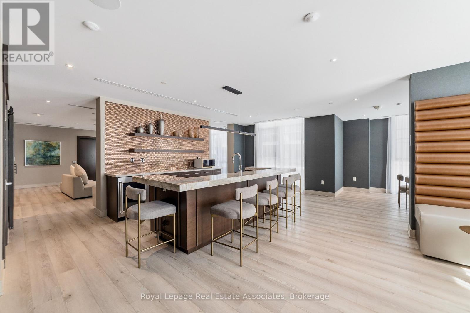 #3118 8 NAHANI WAY - 27