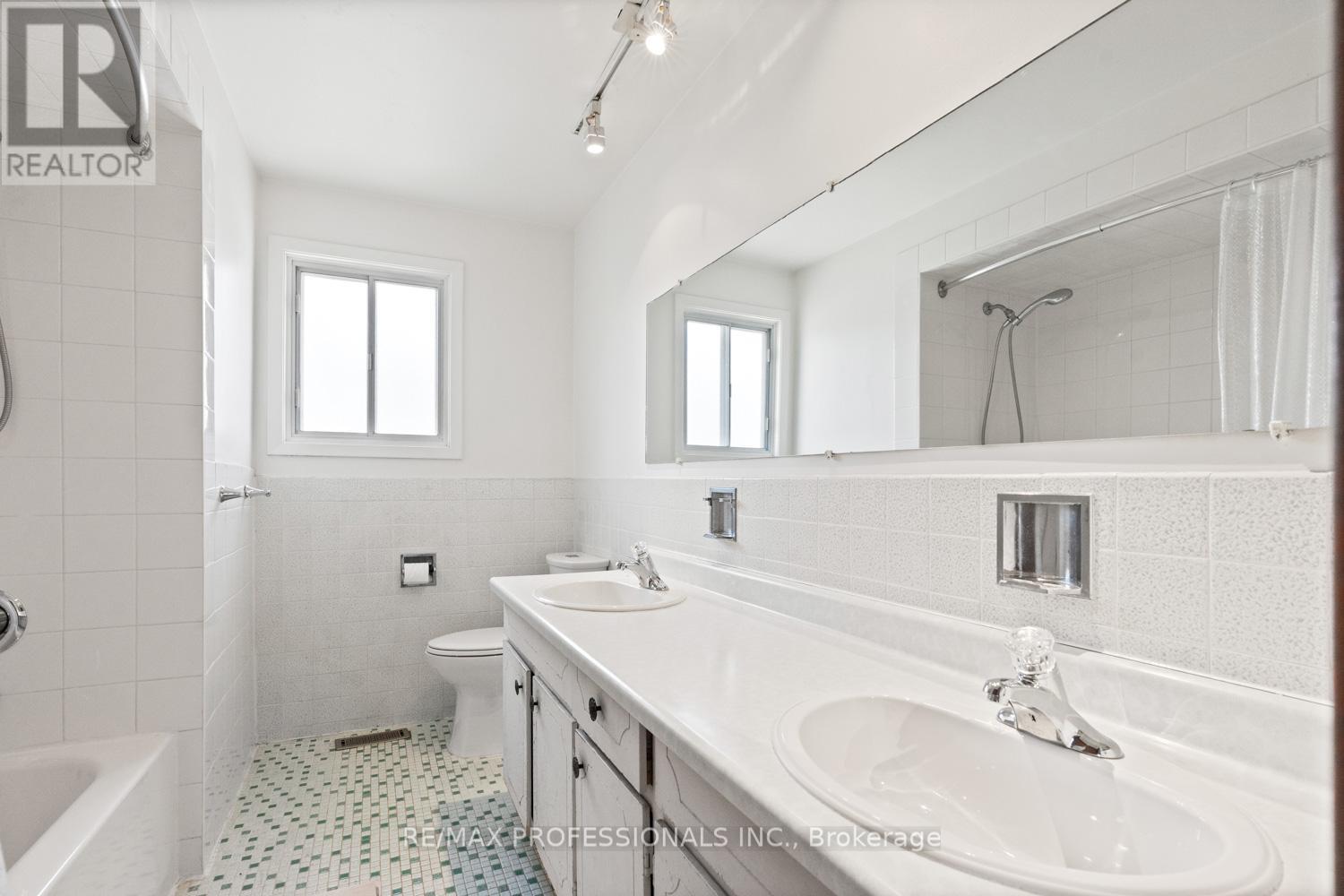 380 TARGA ROAD - 18