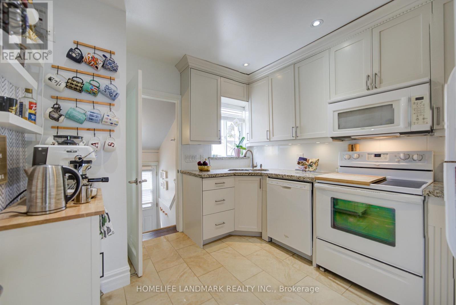 237 BELGRAVIA AVENUE - 12