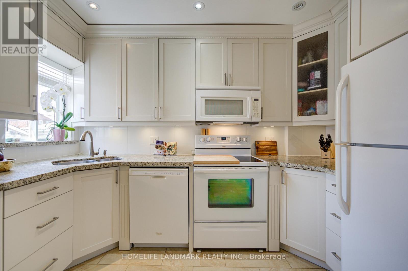 237 BELGRAVIA AVENUE - 13