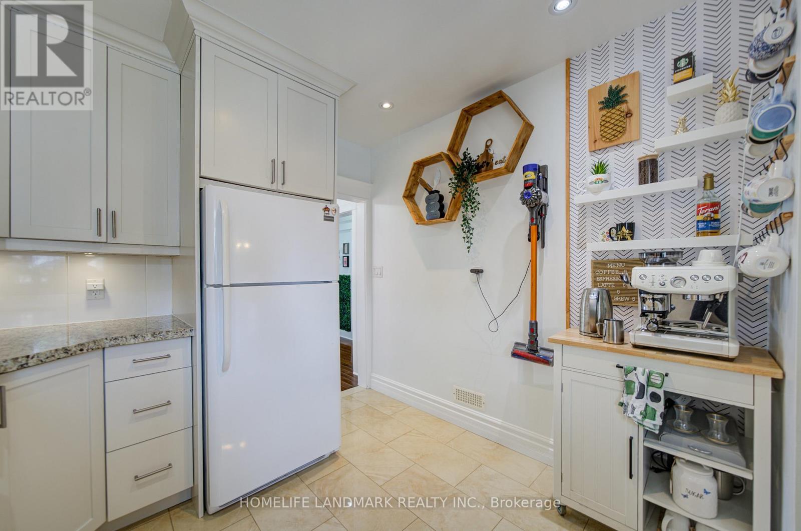 237 BELGRAVIA AVENUE - 15