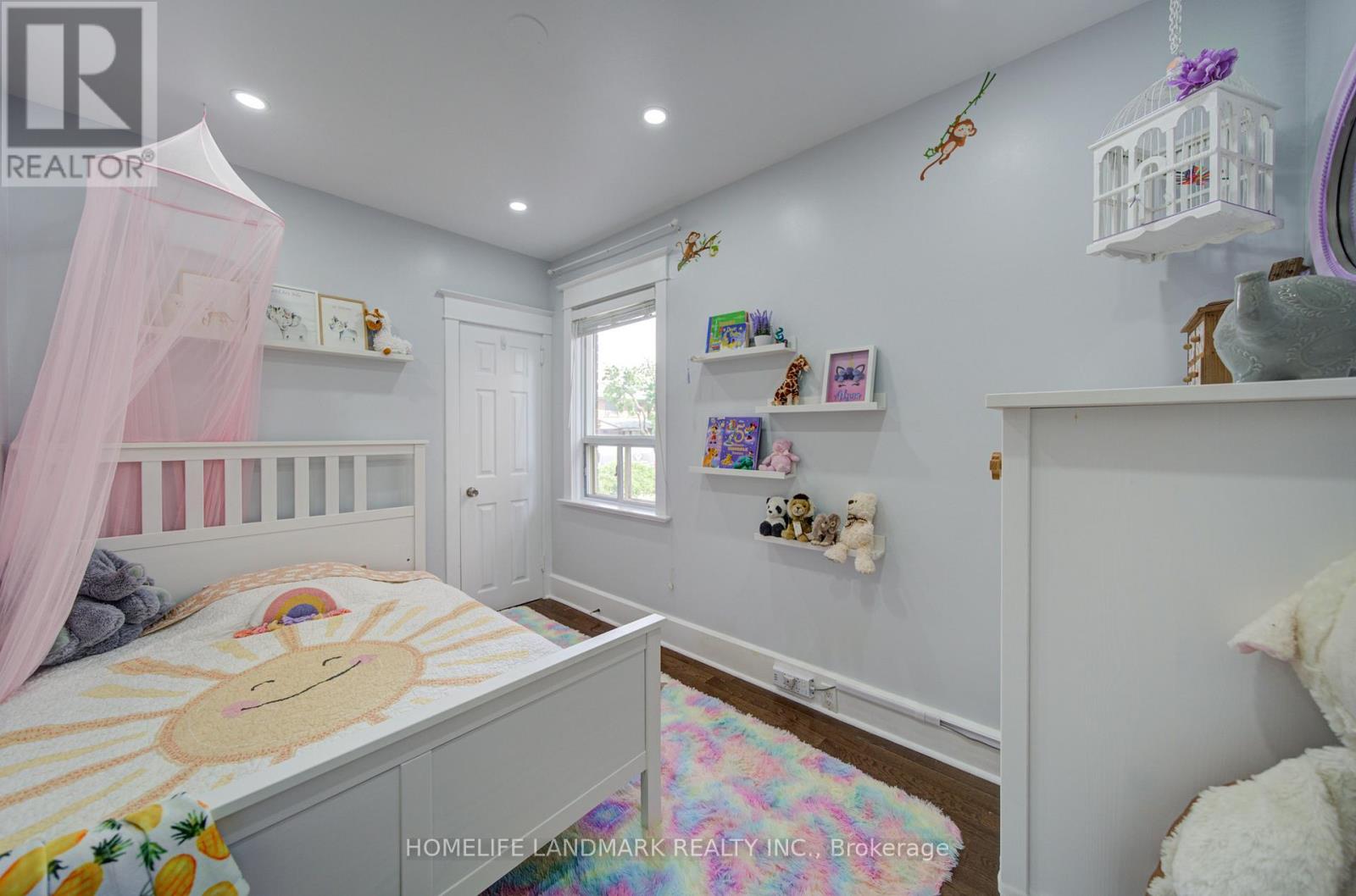 237 BELGRAVIA AVENUE - 19