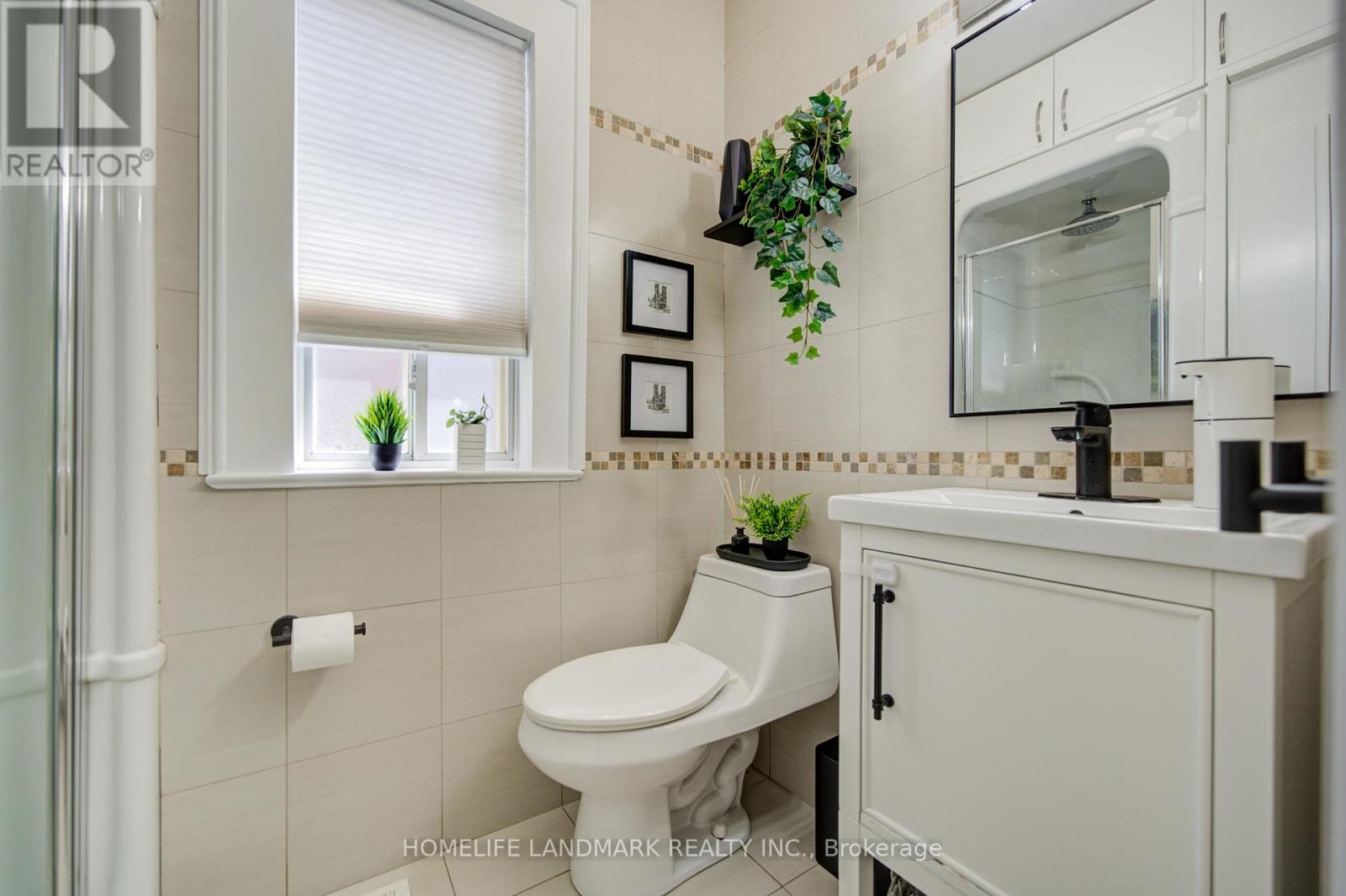 237 BELGRAVIA AVENUE - 21