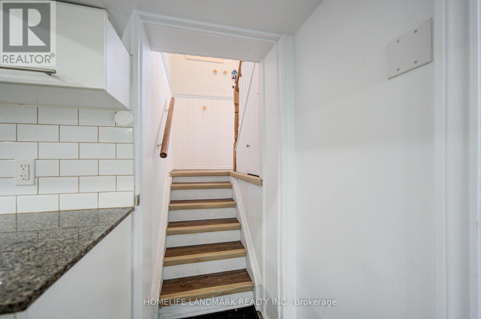 237 BELGRAVIA AVENUE - 23