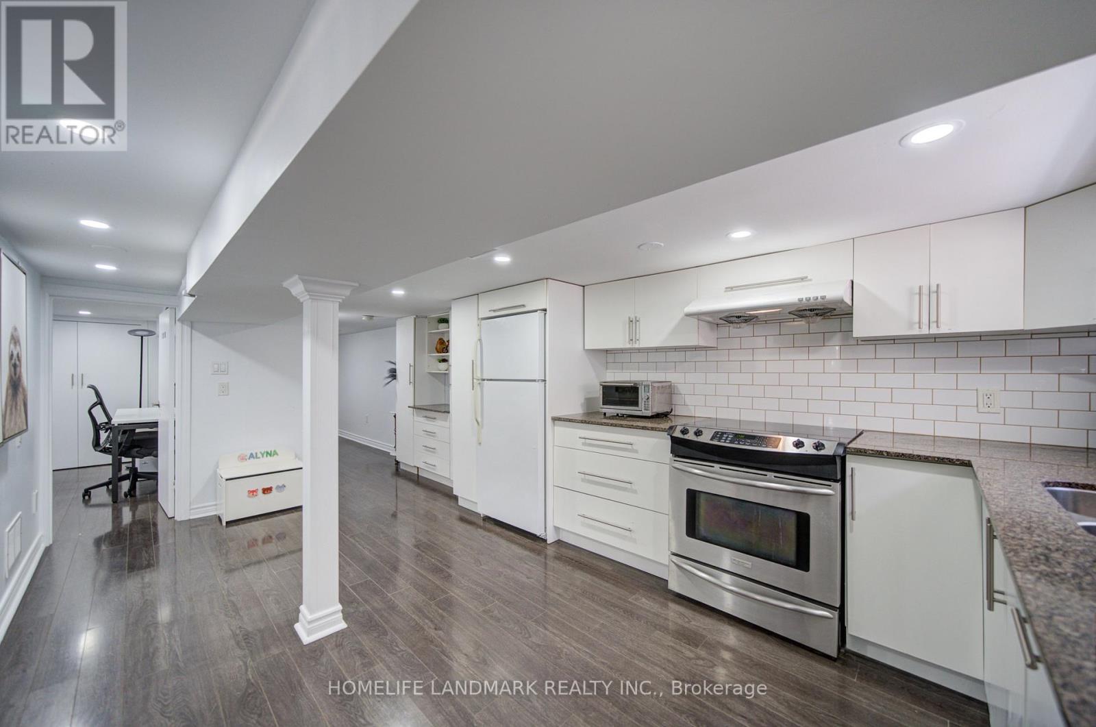 237 BELGRAVIA AVENUE - 24