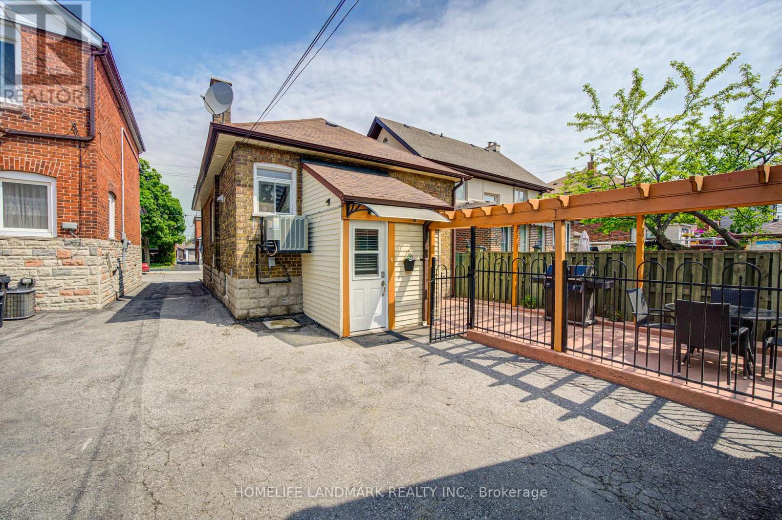 237 BELGRAVIA AVENUE - 32