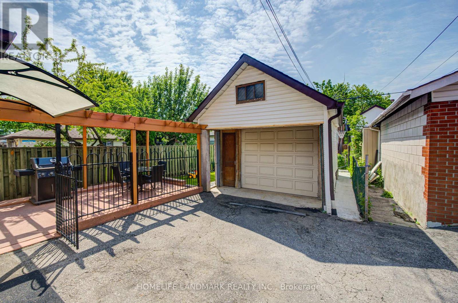 237 BELGRAVIA AVENUE - 33