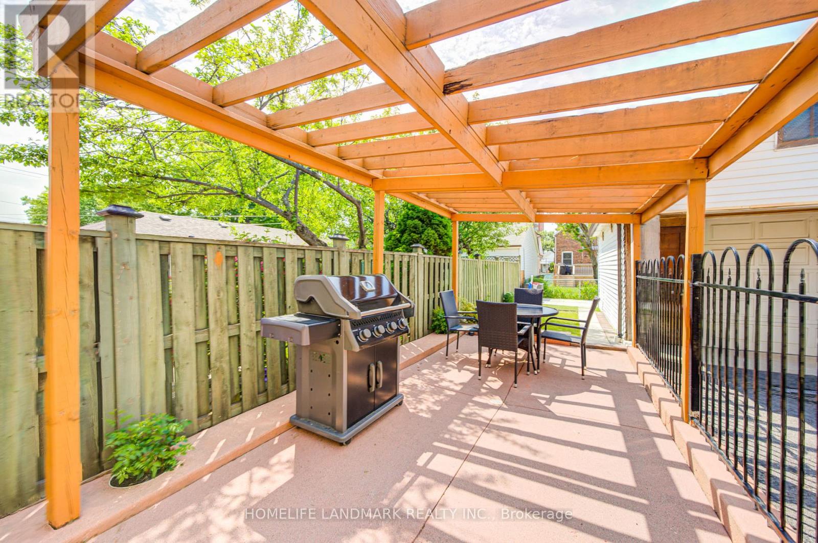 237 BELGRAVIA AVENUE - 34