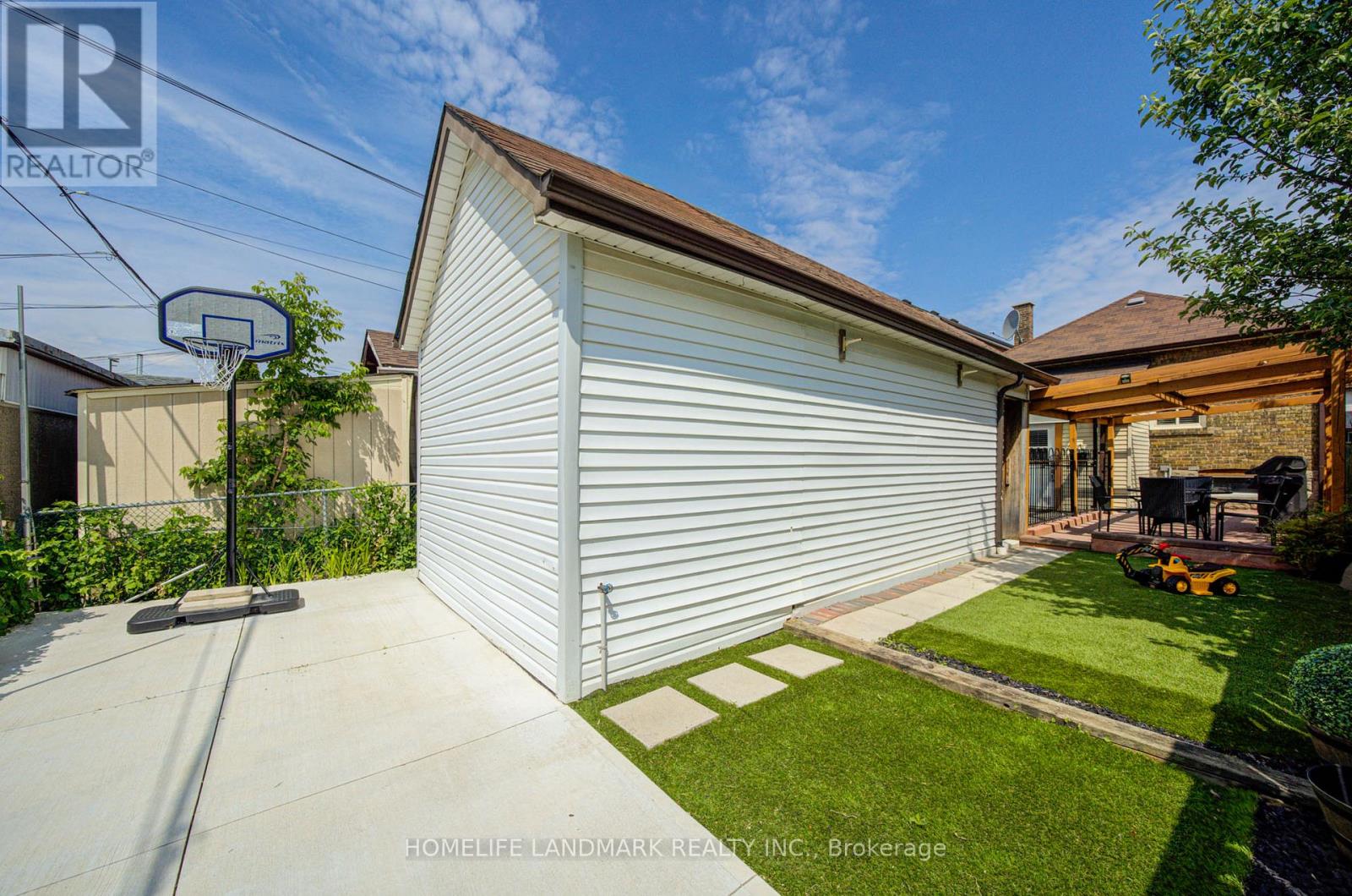 237 BELGRAVIA AVENUE - 36