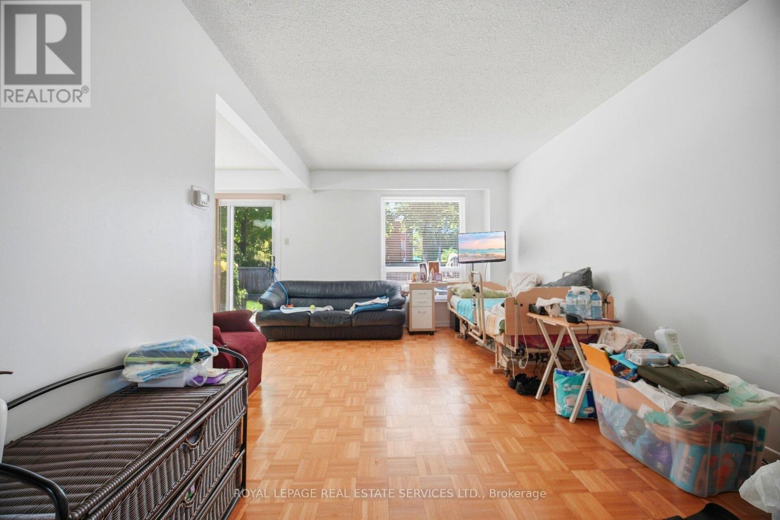 #21 345 MEADOWS BOULEVARD - 11