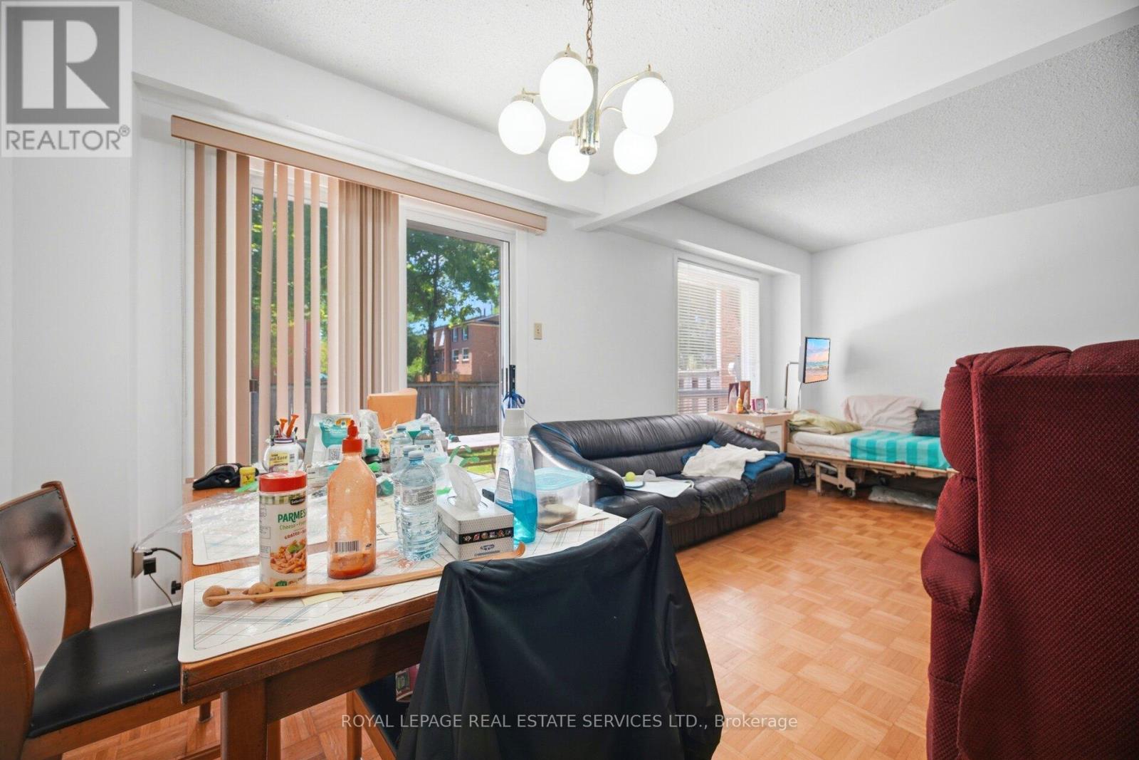 #21 345 MEADOWS BOULEVARD - 13
