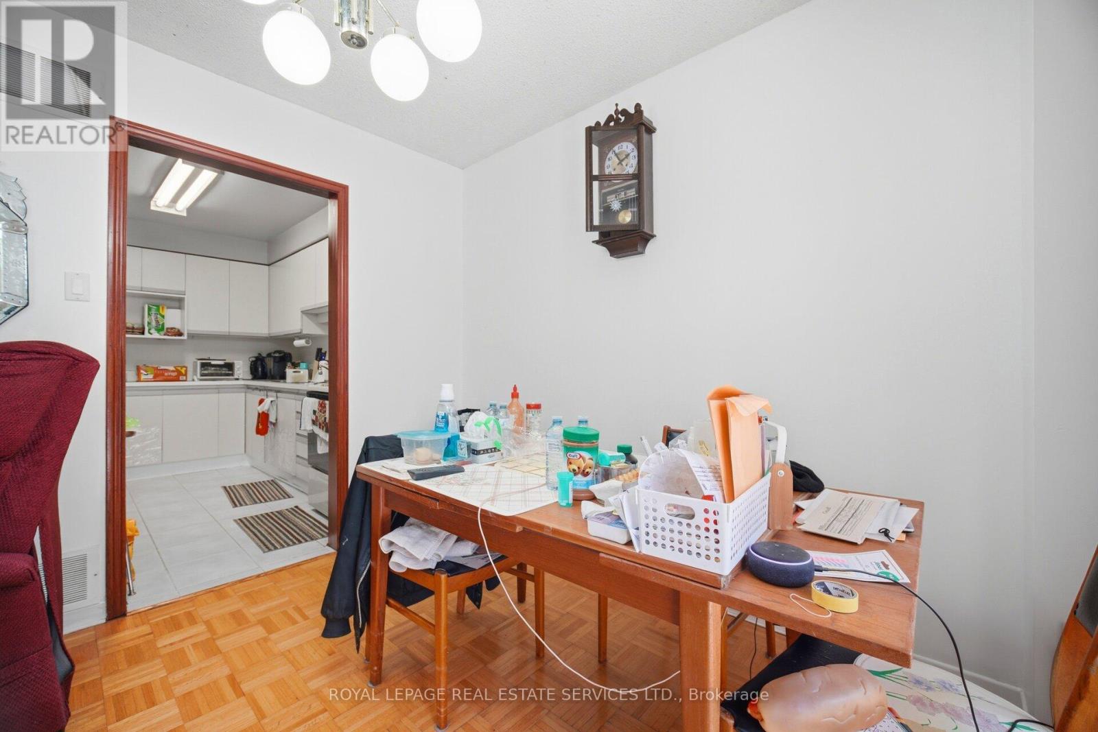 #21 345 MEADOWS BOULEVARD - 14