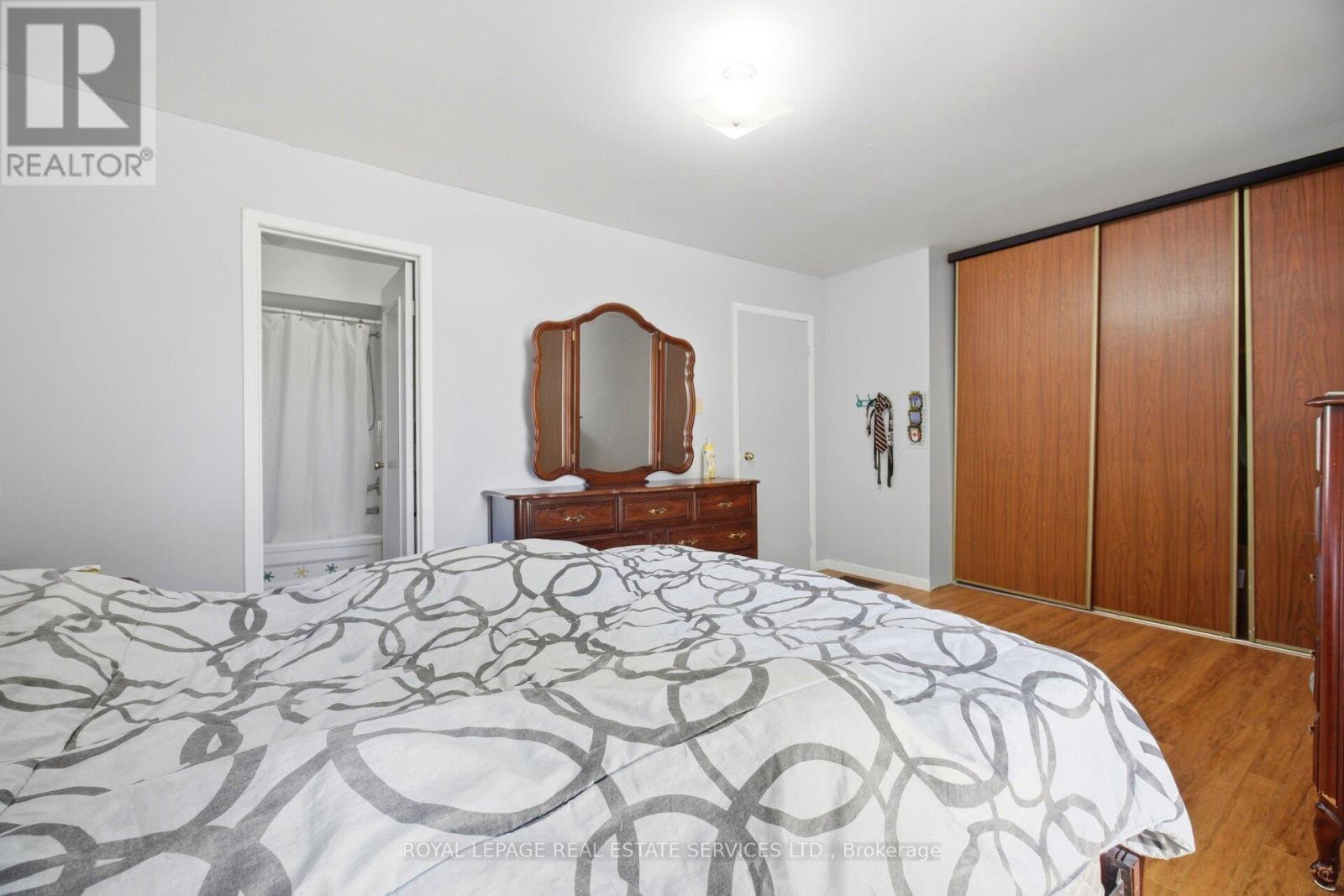 #21 345 MEADOWS BOULEVARD - 26