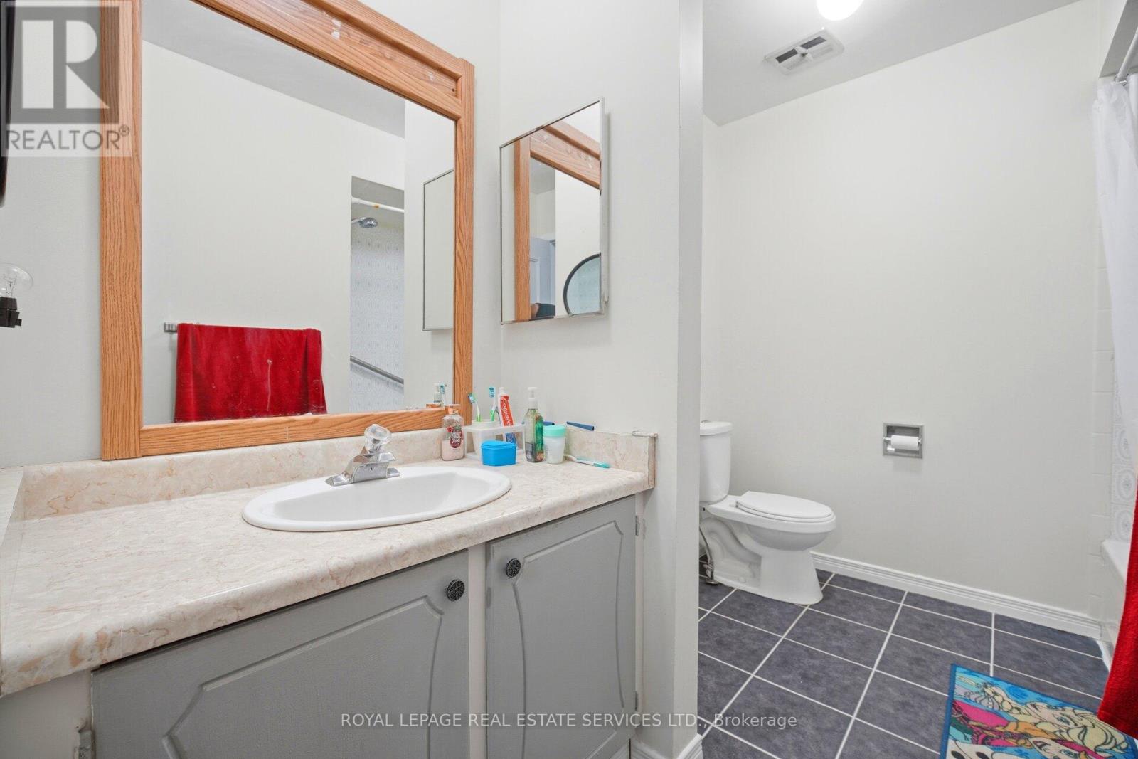 #21 345 MEADOWS BOULEVARD - 27