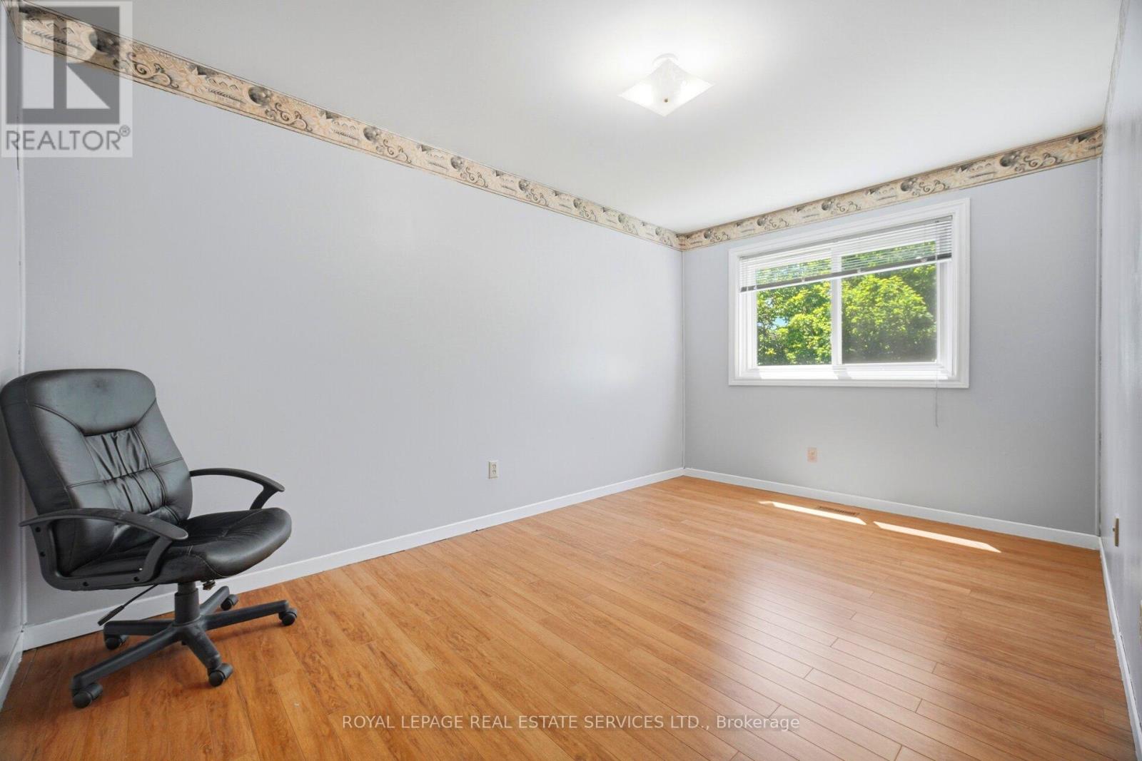 #21 345 MEADOWS BOULEVARD - 29