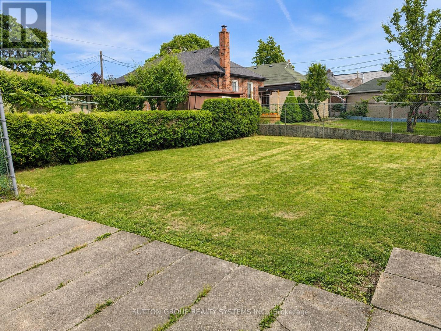 199 STRATHNAIRN AVENUE - Image 16