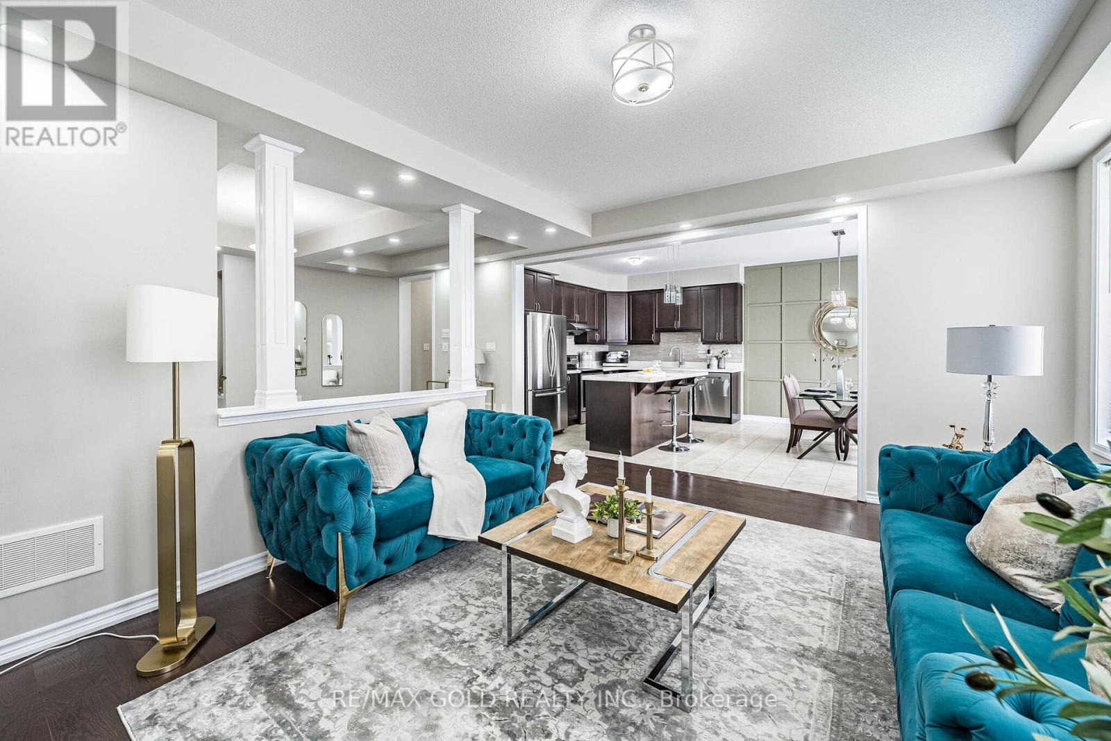 7 TROYER STREET - 12