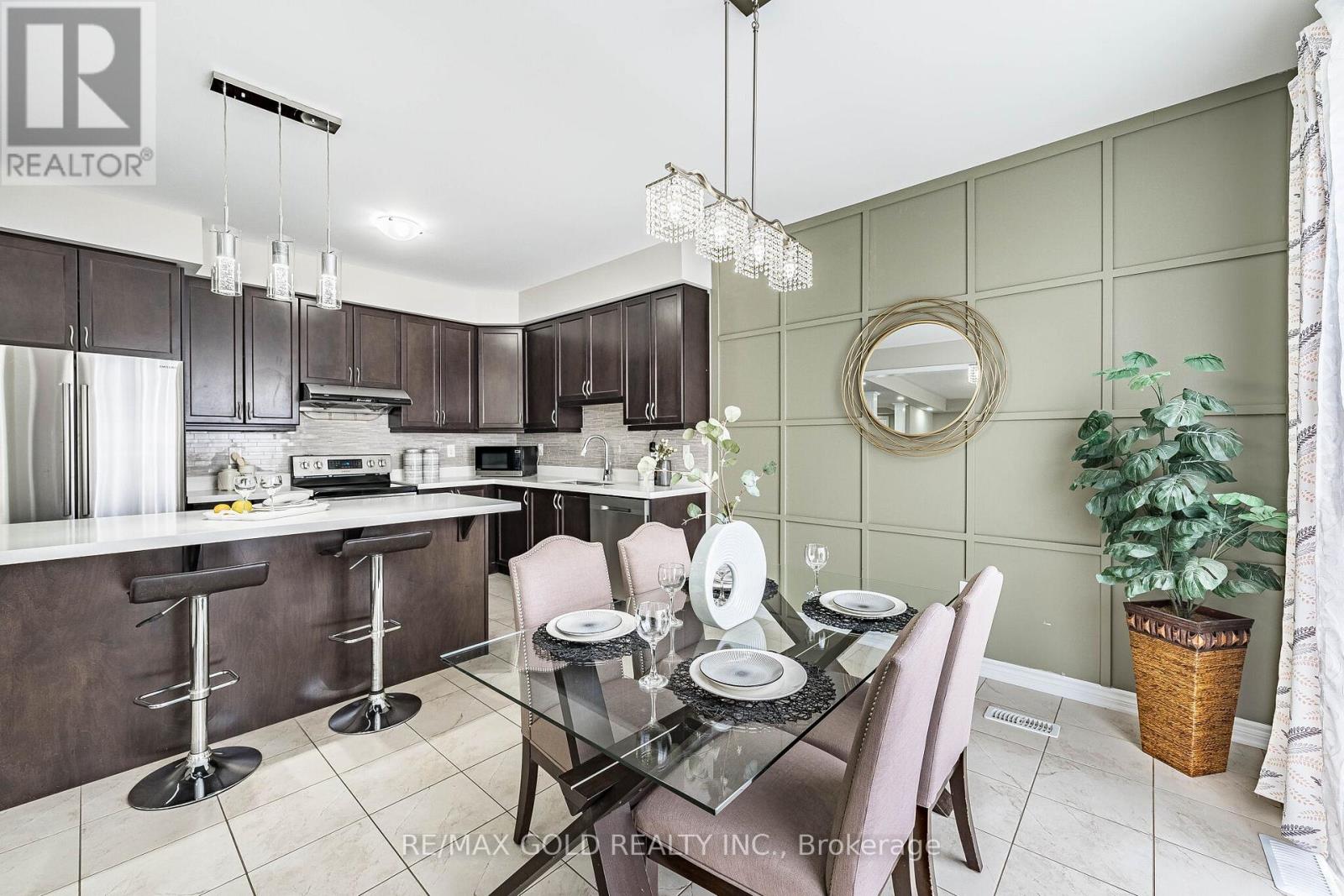 7 TROYER STREET - 13