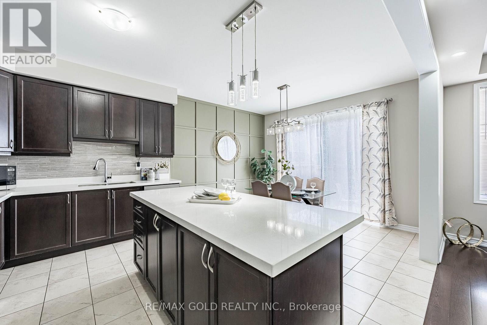 7 TROYER STREET - 16