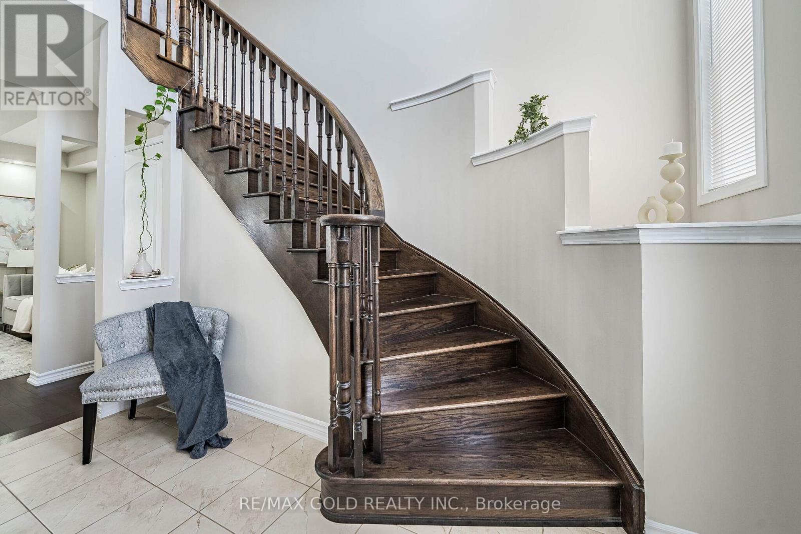 7 TROYER STREET - 32