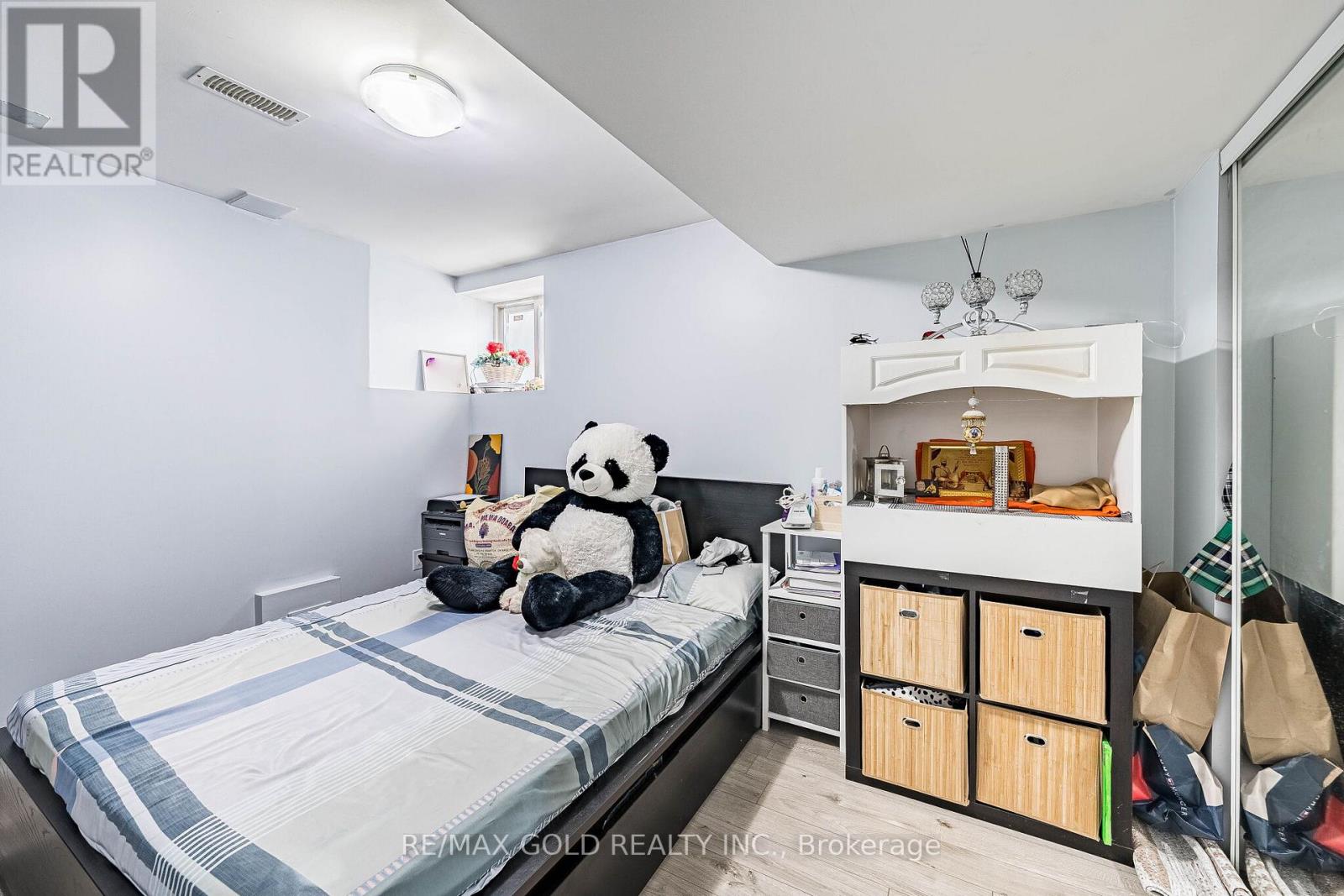 7 TROYER STREET - 37