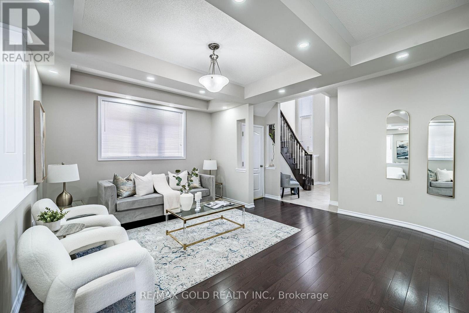 7 TROYER STREET - 8