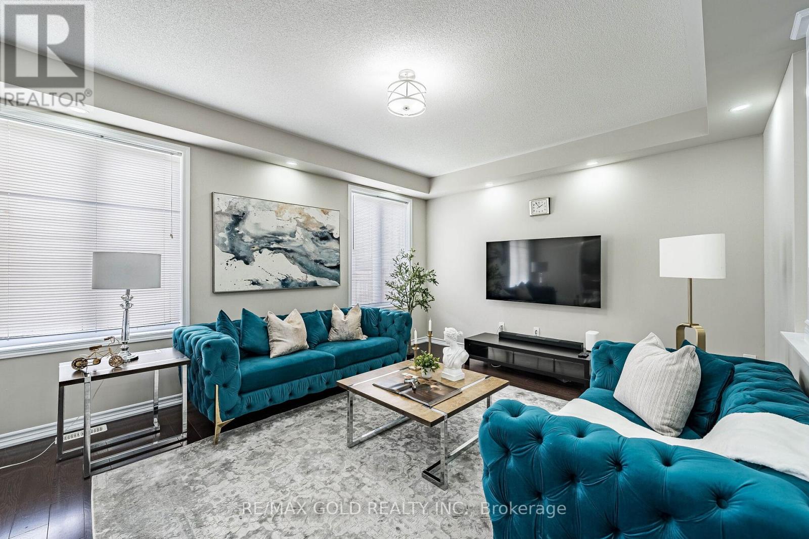 7 TROYER STREET - 9